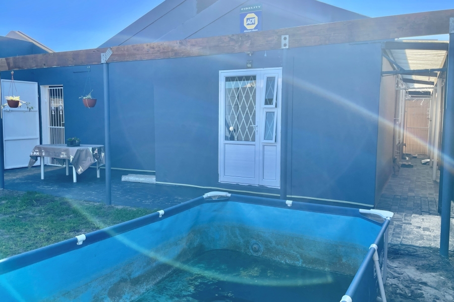 To Let 3 Bedroom Property for Rent in Strandfontein Western Cape